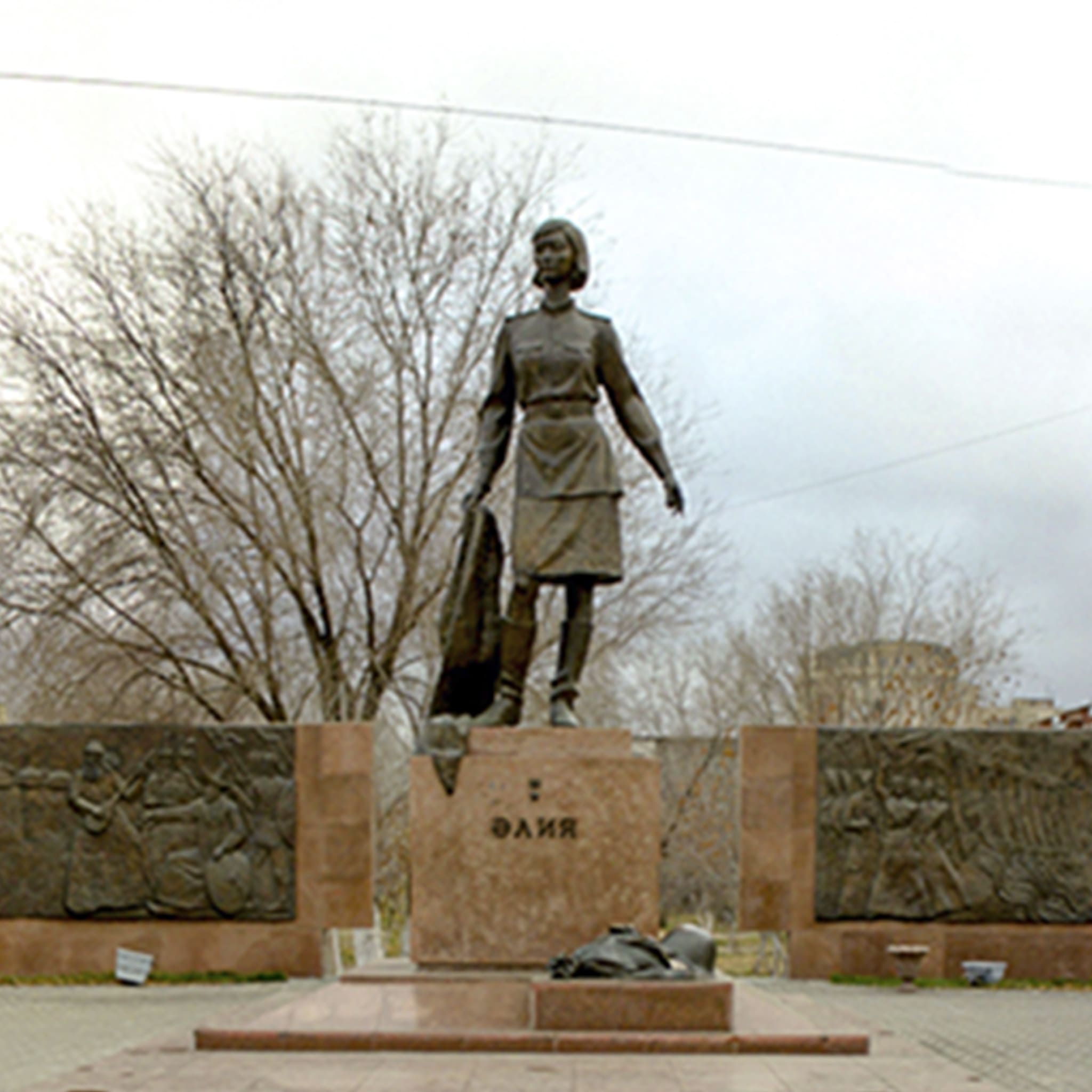 Мемориальный памятный комплекс Герою Советского Союза А.Молдагуловой