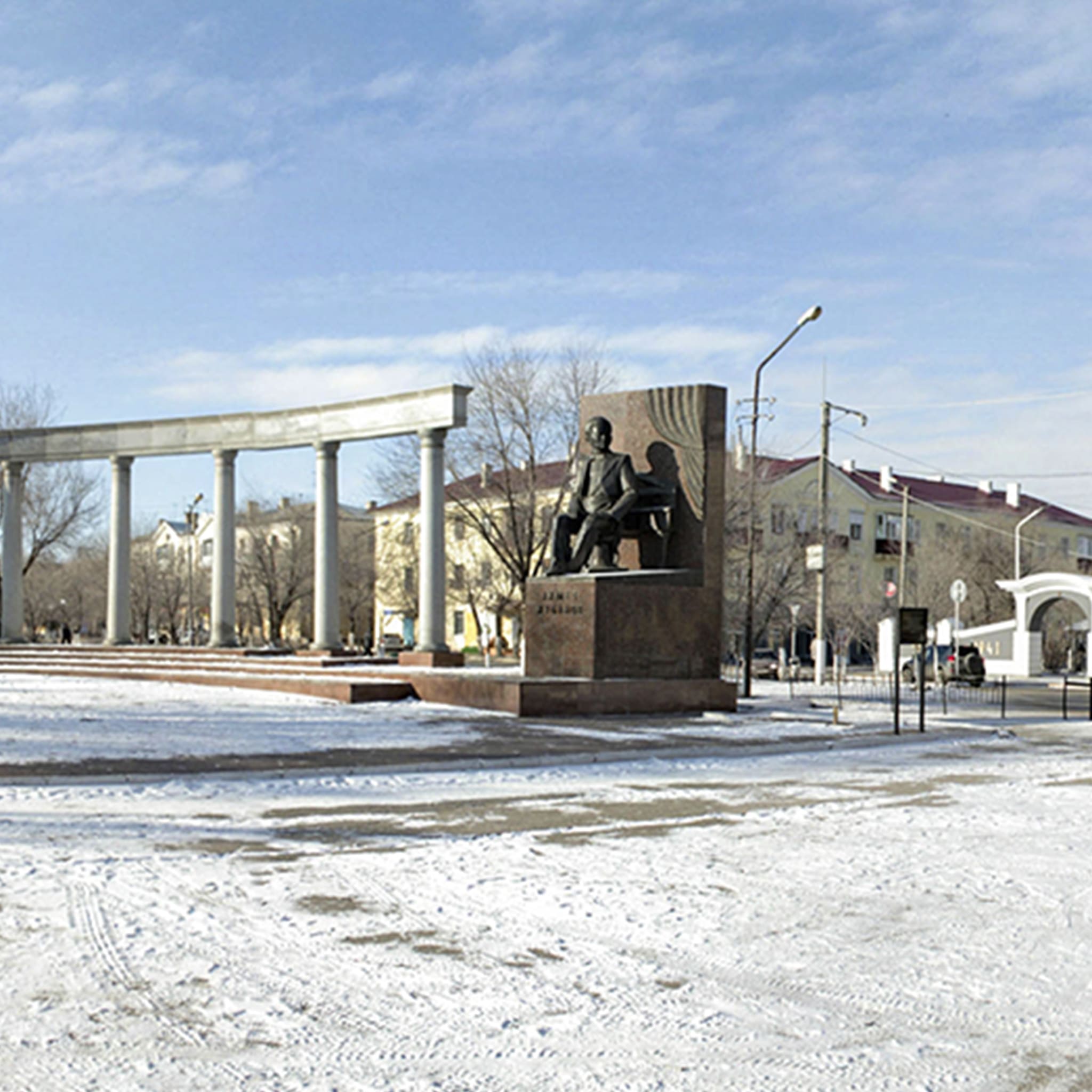 Комплекс памятник композитору А.Жубанову и памятник-бюст Г.Жубановой