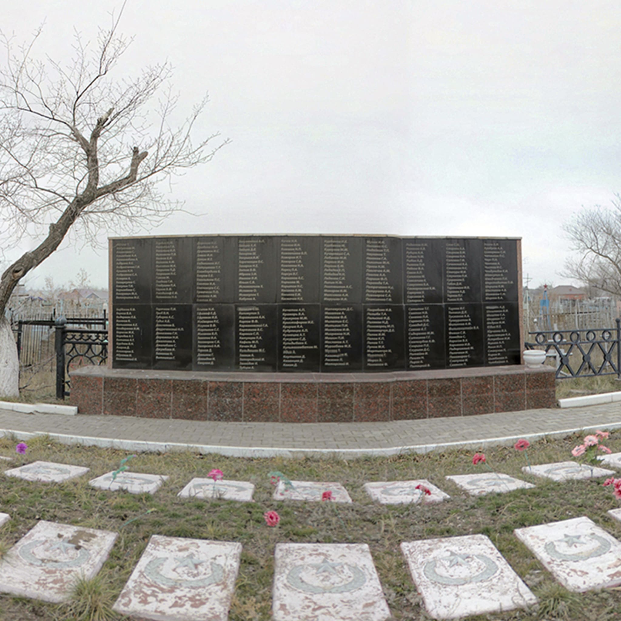 Братская могила воинов, умерших в Актюбинском госпитале в годы Великой Отечественной Войны