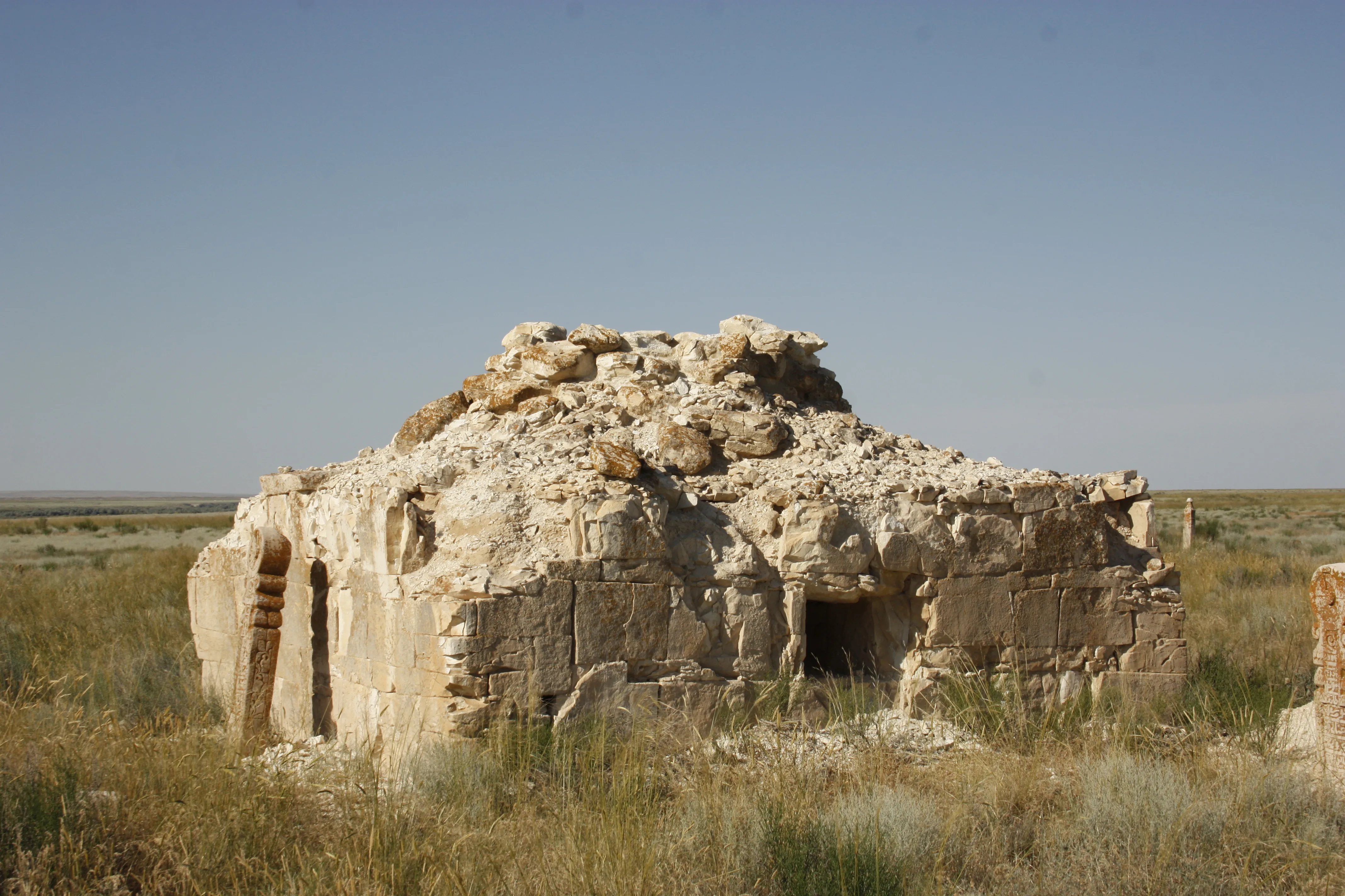 Karasakal Necropolis: Mausoleum, Saganatam, Qulpytas, and Small Architectural Forms